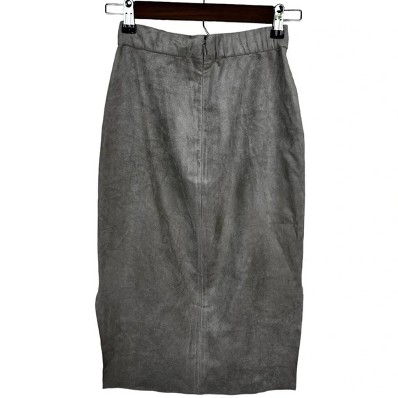 Wilfred Free Aritzia • Vegan Suede Lis Skirt - Picture 3 of 10
